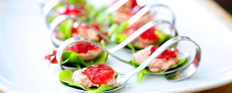 Finger food at weddings and events in 2017